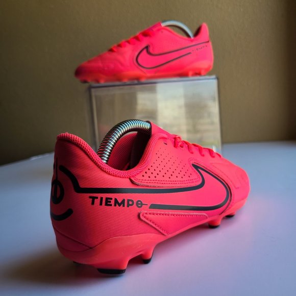 NIKE JR. TIEMPO LEGEND 9 Club, FG/MG Soccer Cleats - Youth size 5Y - Picture 4 of 11